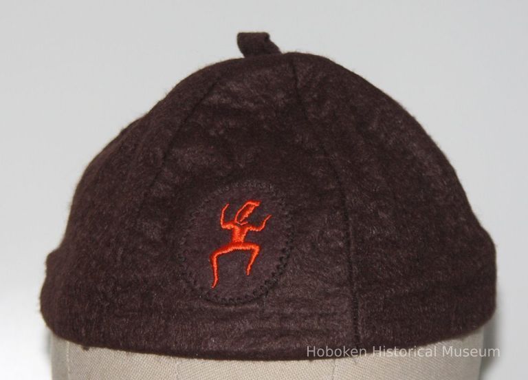 beanie, front with applique