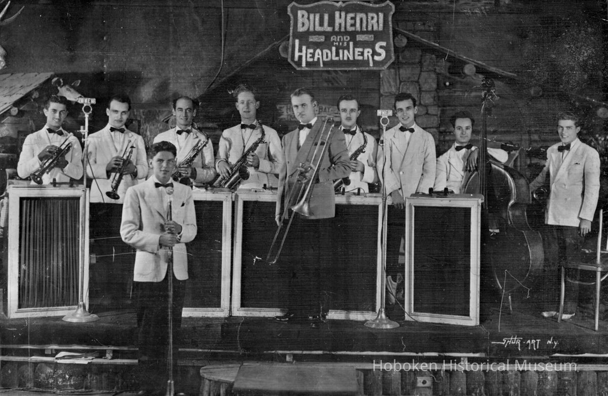 Frank Sinatra with Bill Henry and His Headliners at the Rustic Cabin