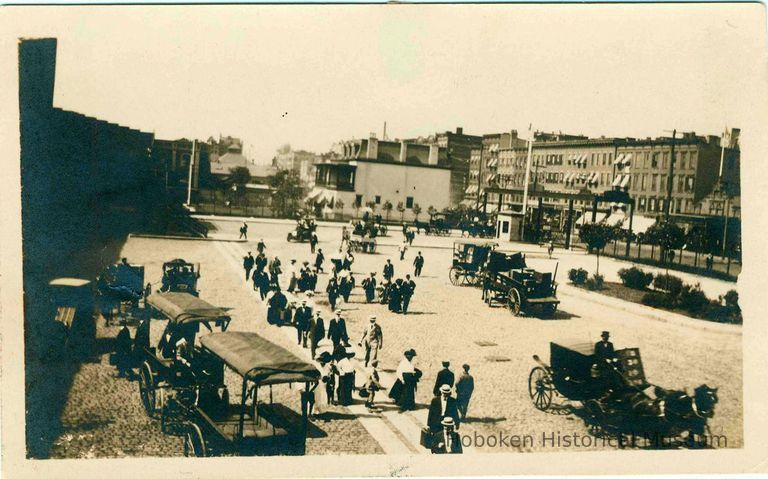 B+W photo of the carriageway at the head end of the North German Lloyd Line piers, Hoboken, 1914. picture number 1