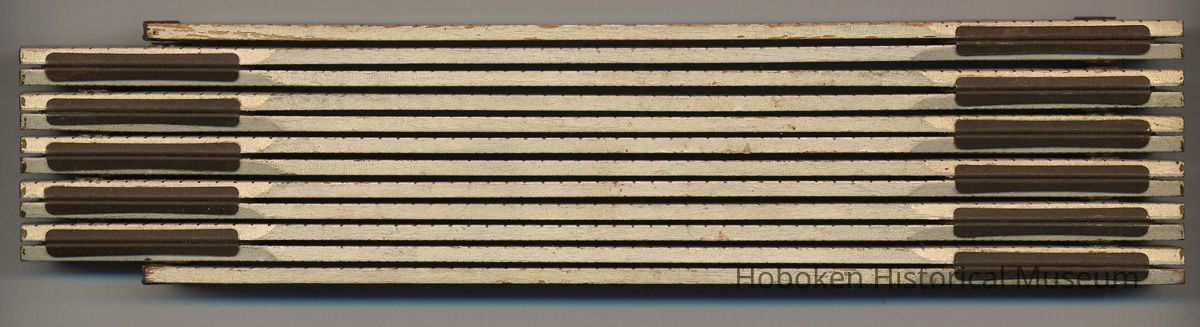 Side view of closed rule