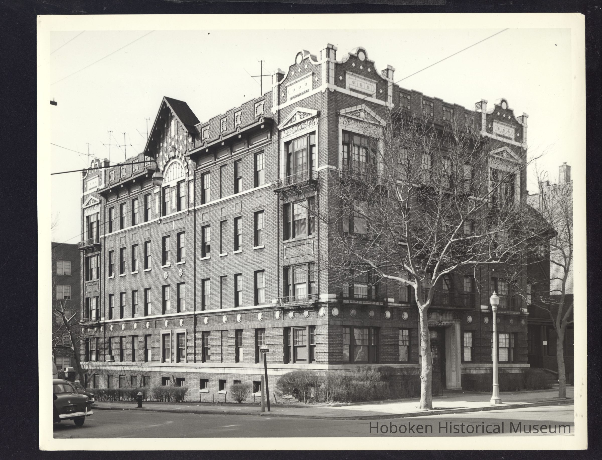 B&W photo of apartment building at 2671 John F. Kennedy Boulevard, Jersey City. picture number 1