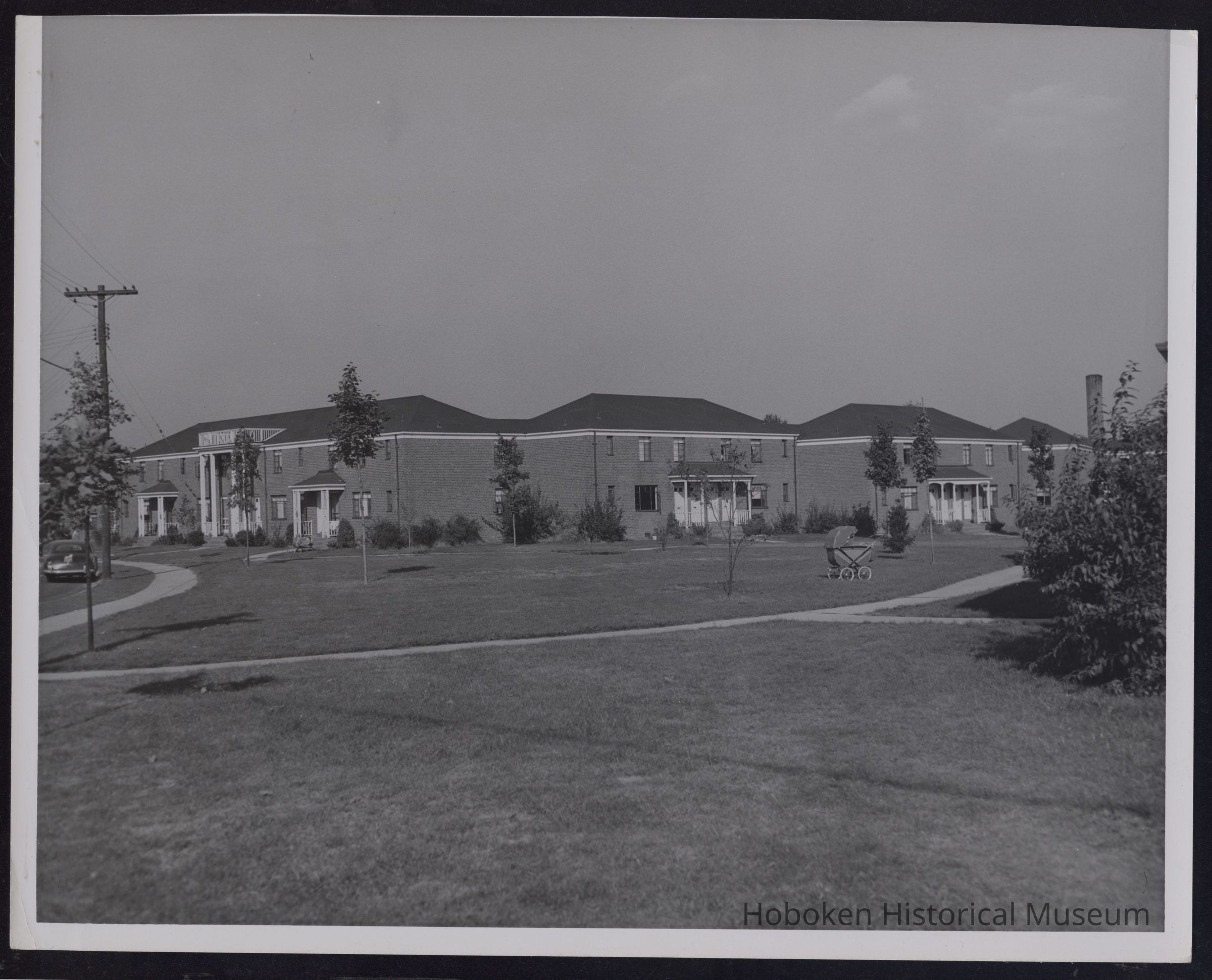 B&W photo of the Fair Lawn Park Estates apartment complex on Chandler Drive, Fair Lawn. picture number 1