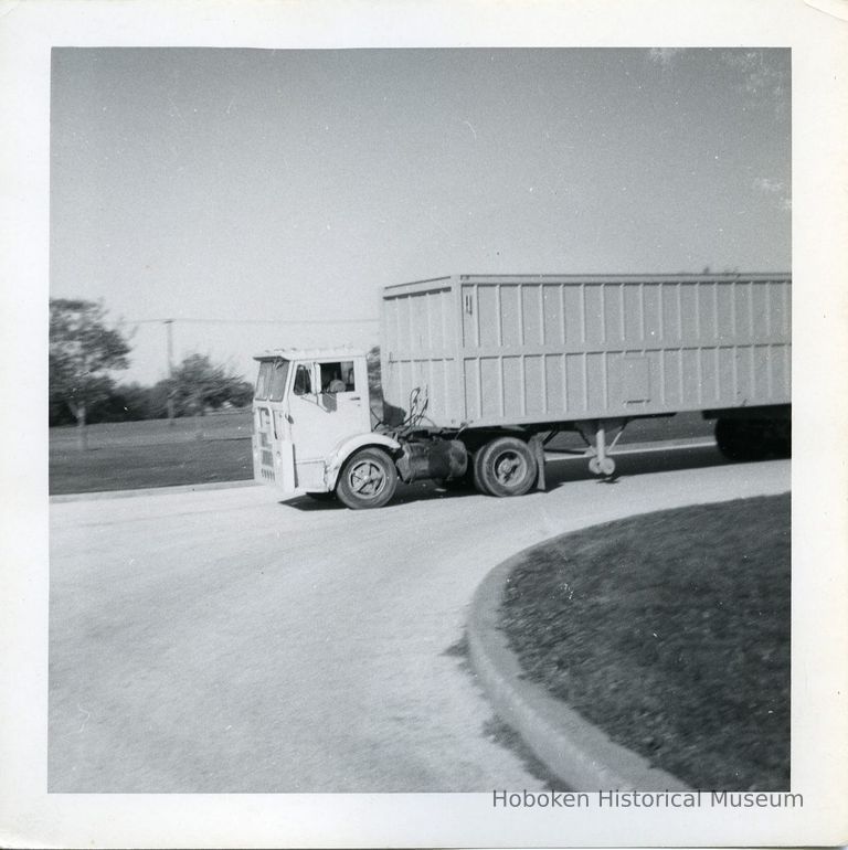 U.S. Testing, photo 1: tractor trailer dynamic load test