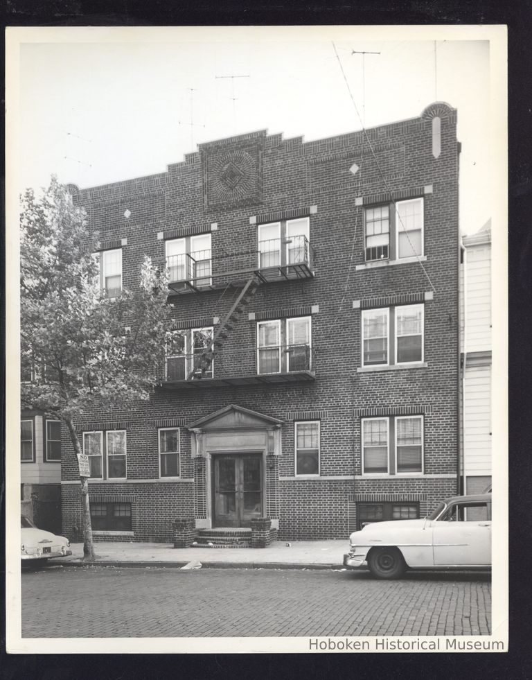 B+W Photo of 294 14 Ave., Newark, NJ picture number 1