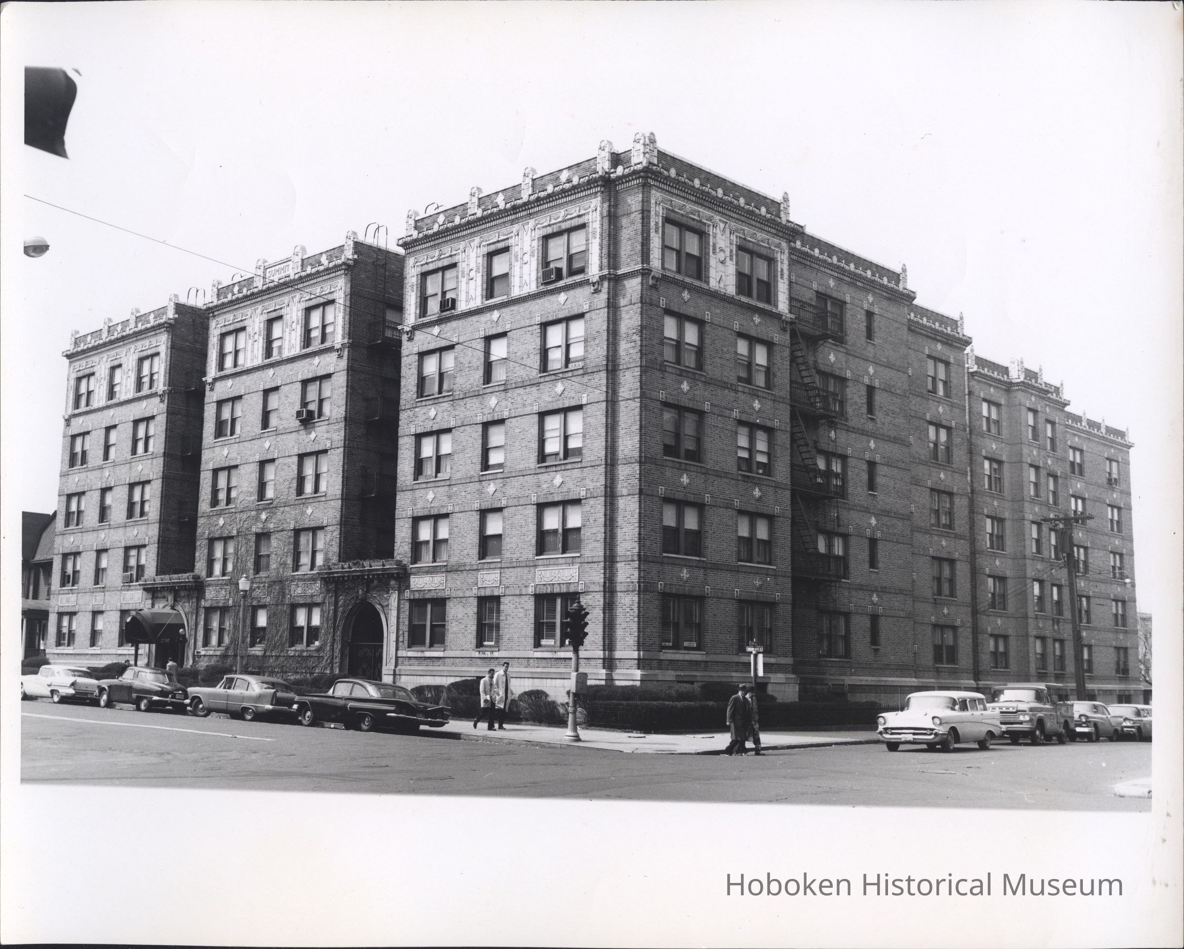 B&W photo of apartment building complex at 2781 John F. Kennedy Boulevard, Jersey City. picture number 1