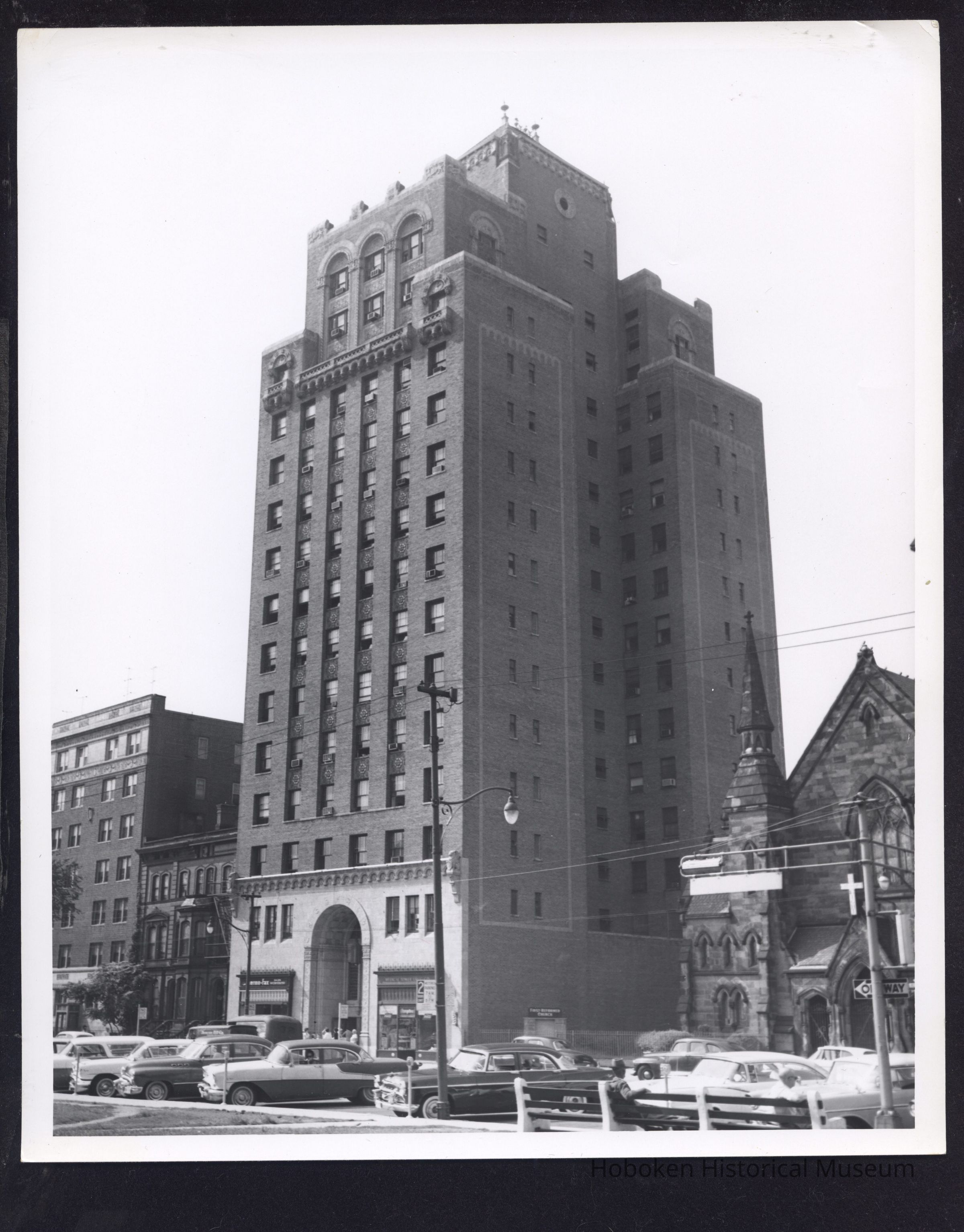 B&W photo of the Medical Tower Building at 31-33 Lincoln Park, Newark. picture number 1
