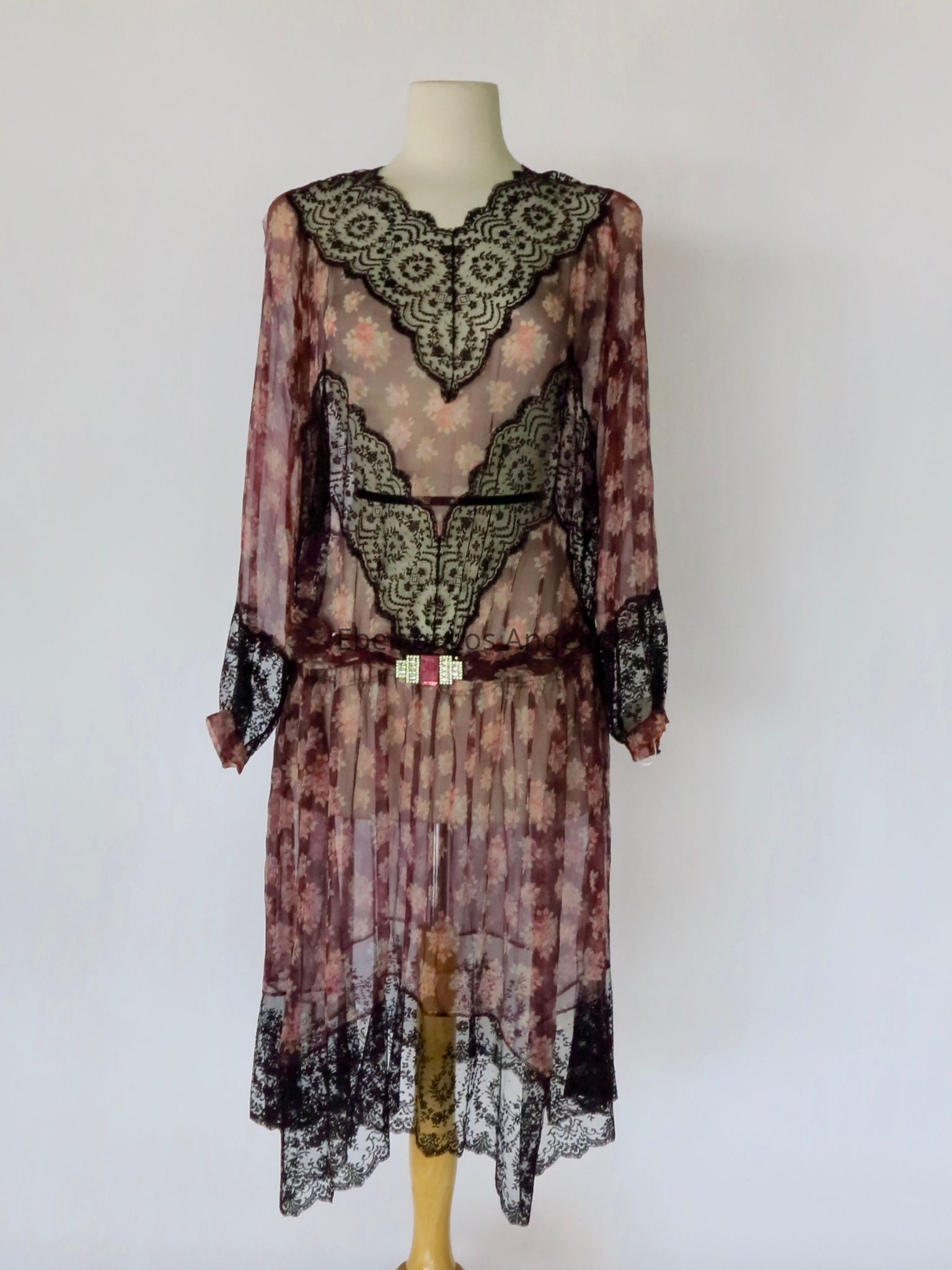 Costumes - Dresses