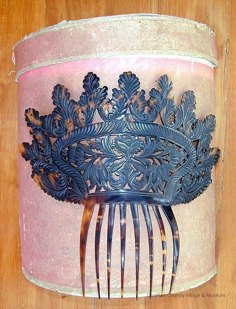 Comb, ornamental - Image 2