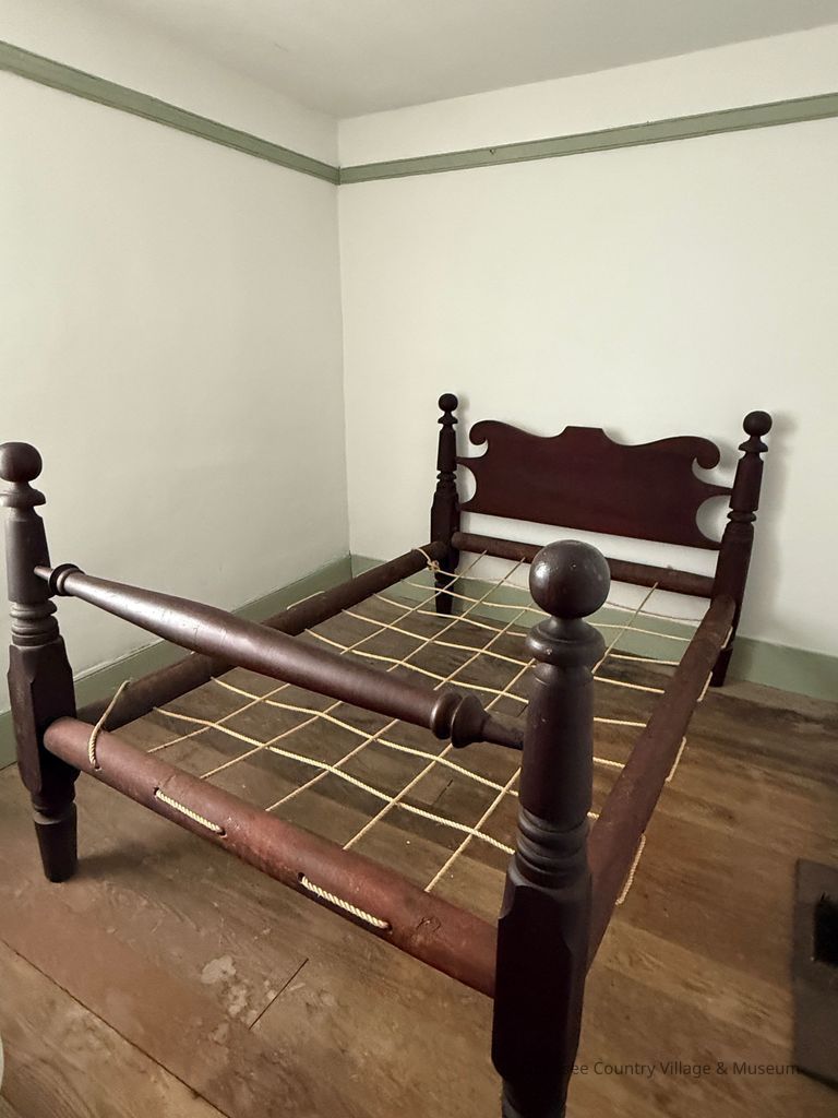 Bed - Image 2
