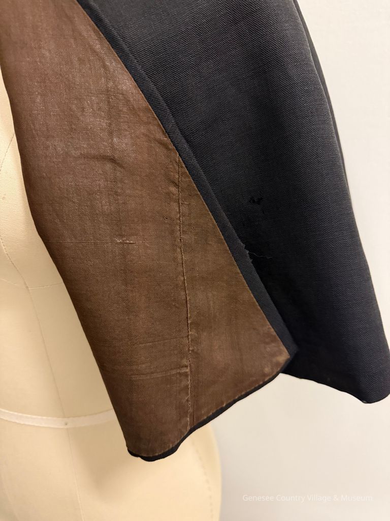 Capelet - Image 5