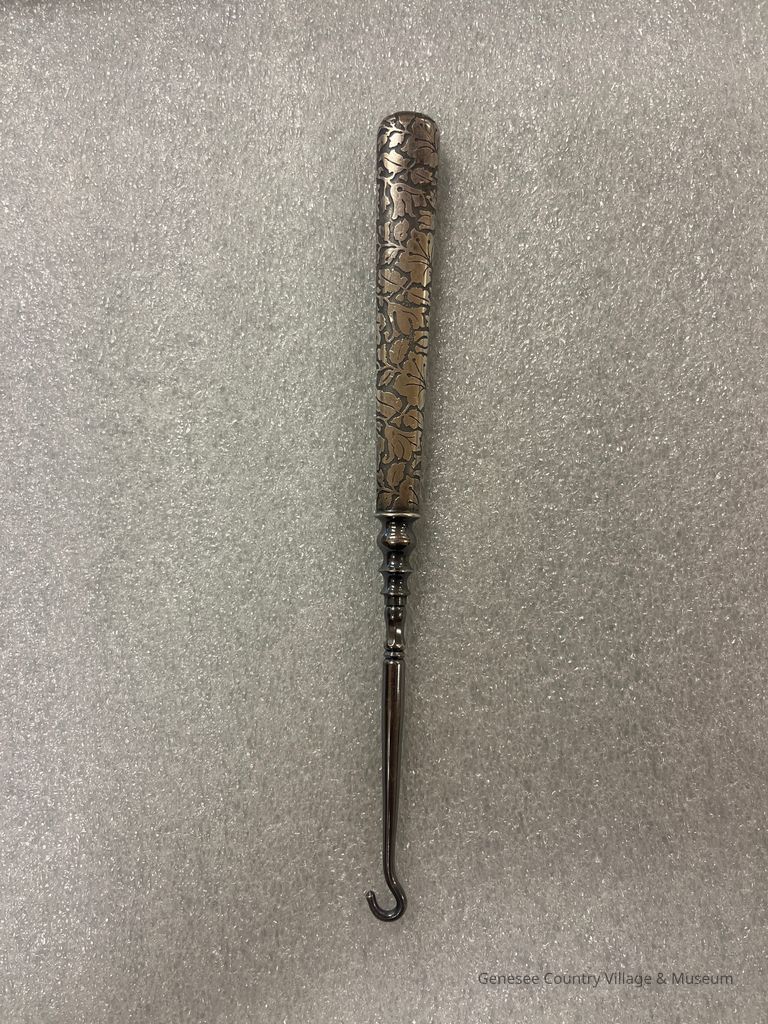 Buttonhook