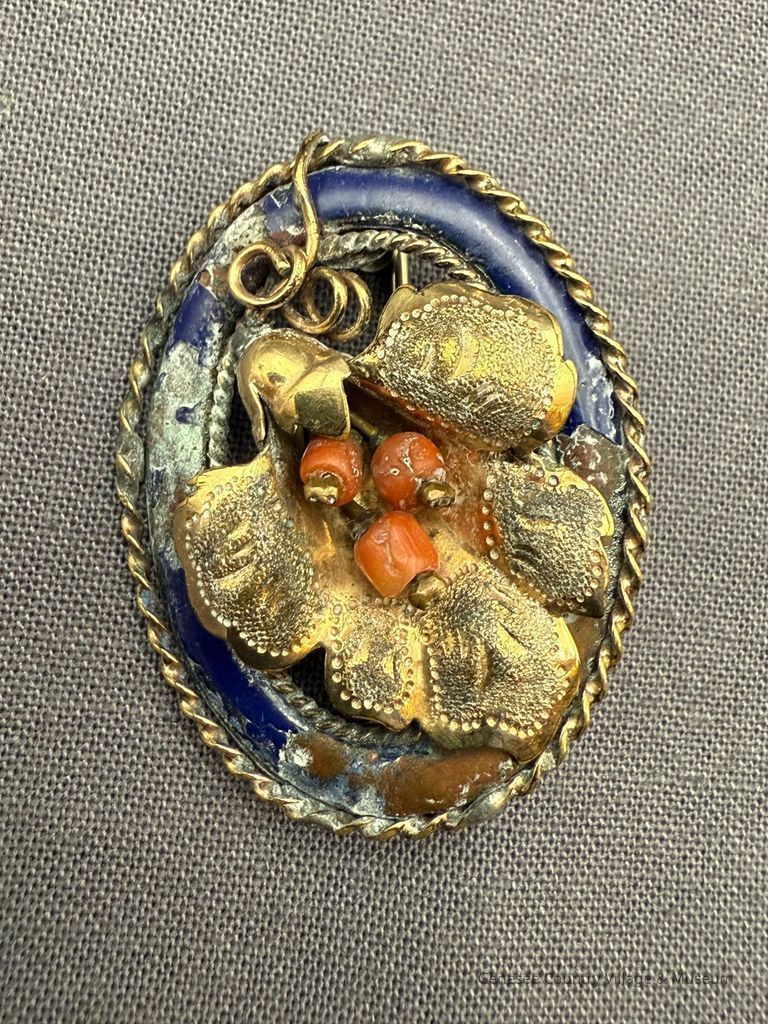 Brooch