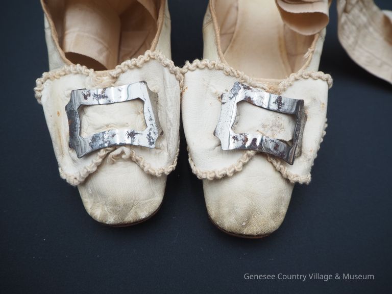 Slippers - Image 3