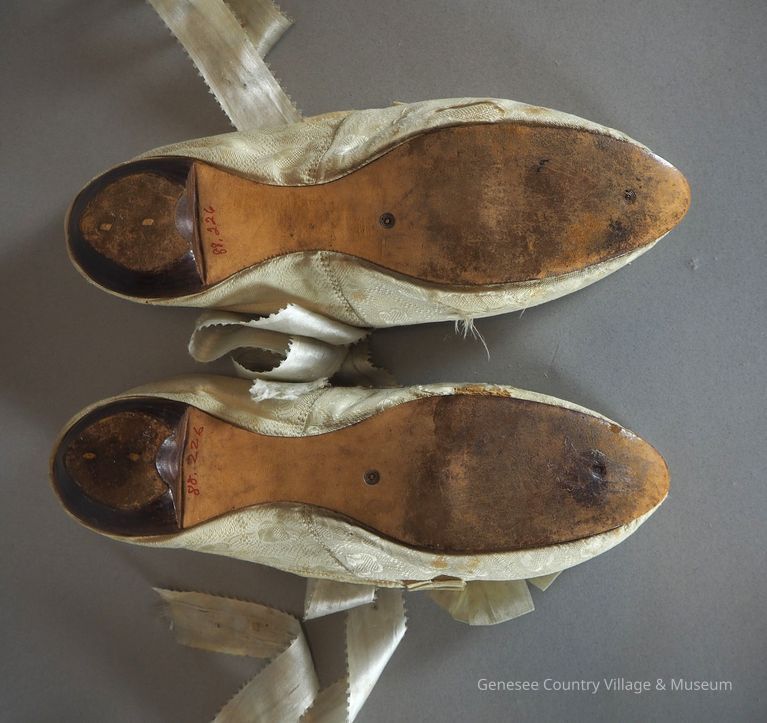 Slippers - Image 13