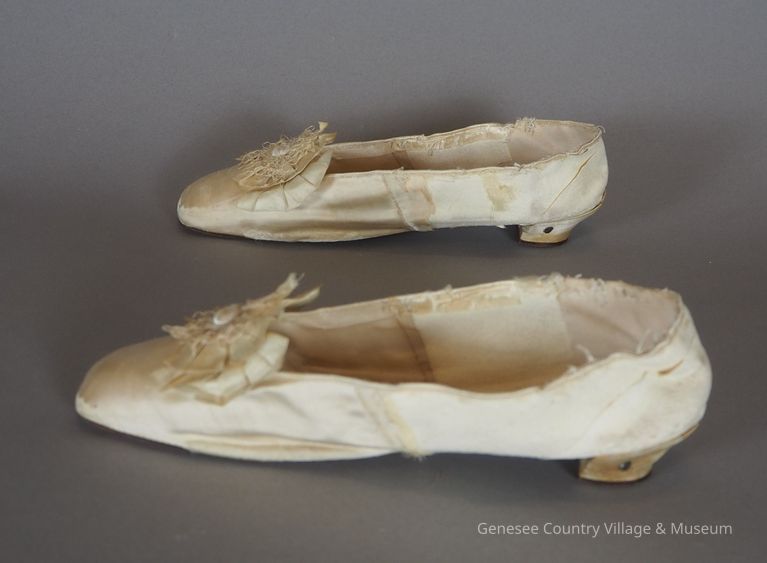 Slippers - Image 3