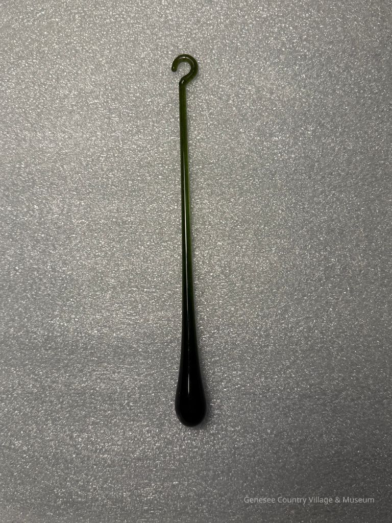 Buttonhook