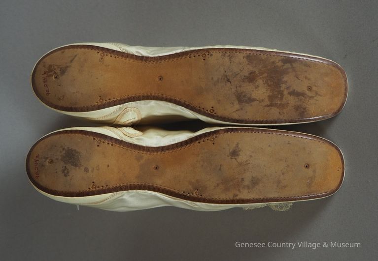 G90.244a-b sole.JPG