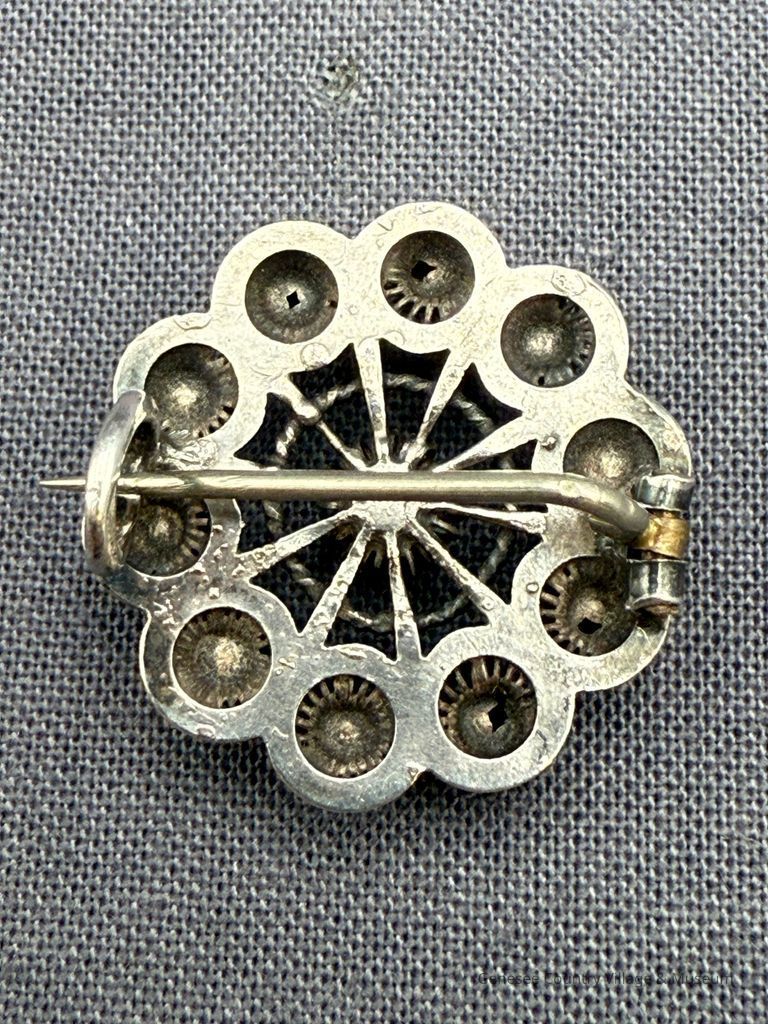 Brooch - Image 2