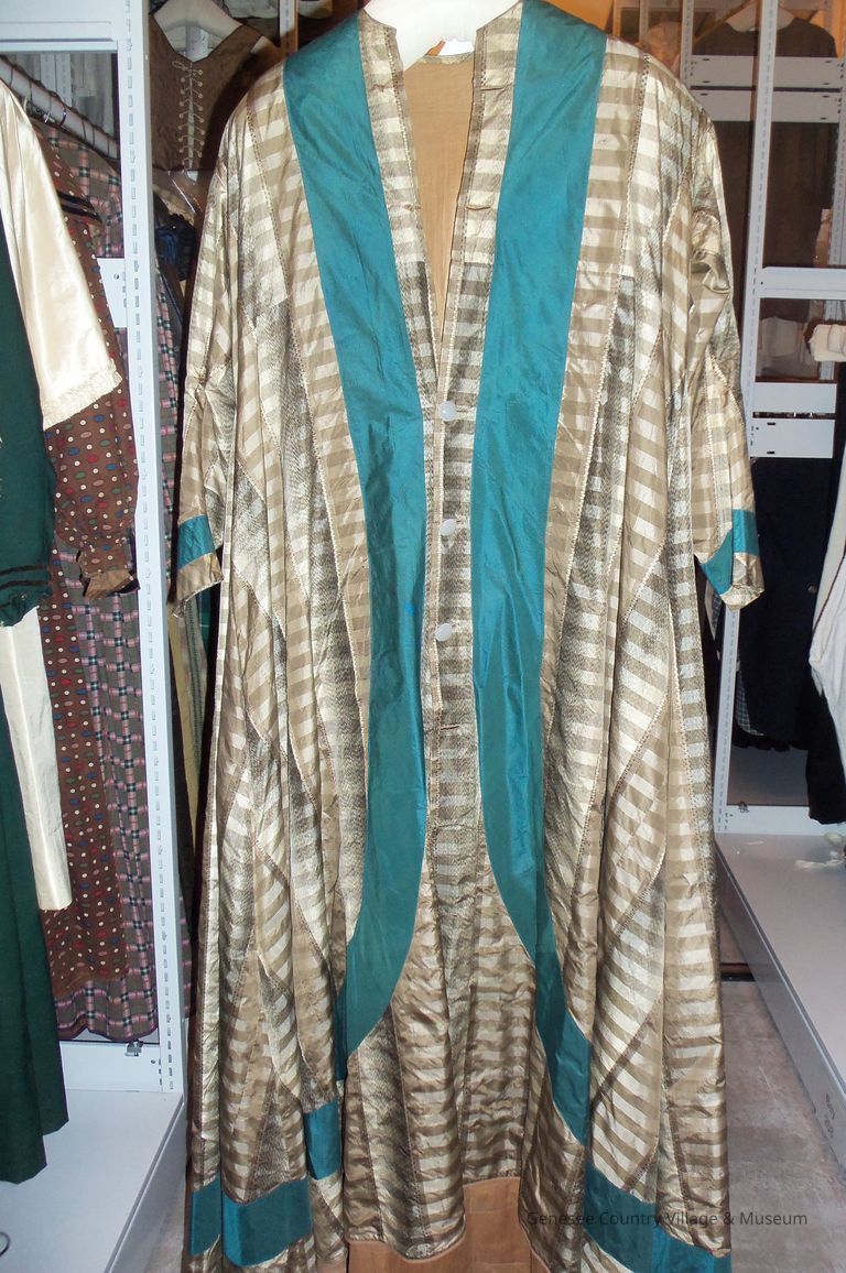 Gown, Dressing