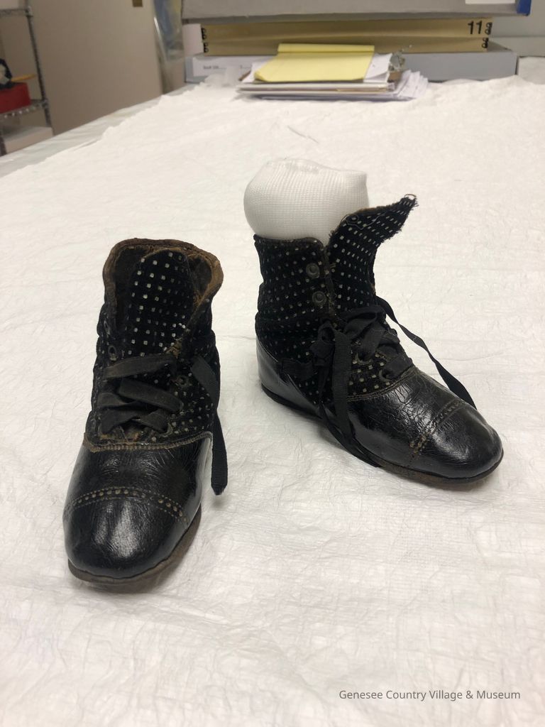 Shoe