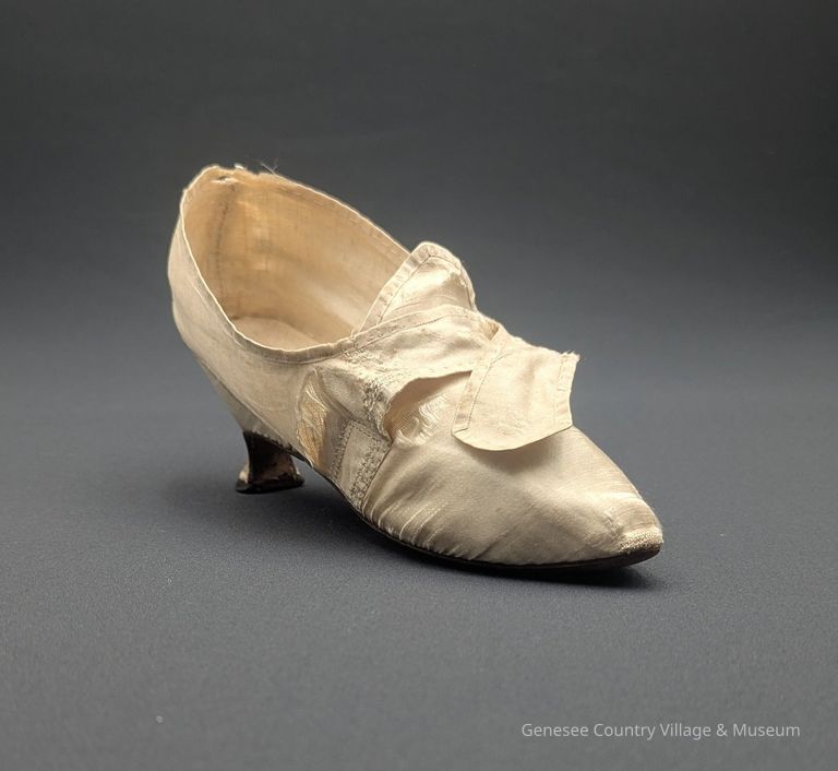 Shoe