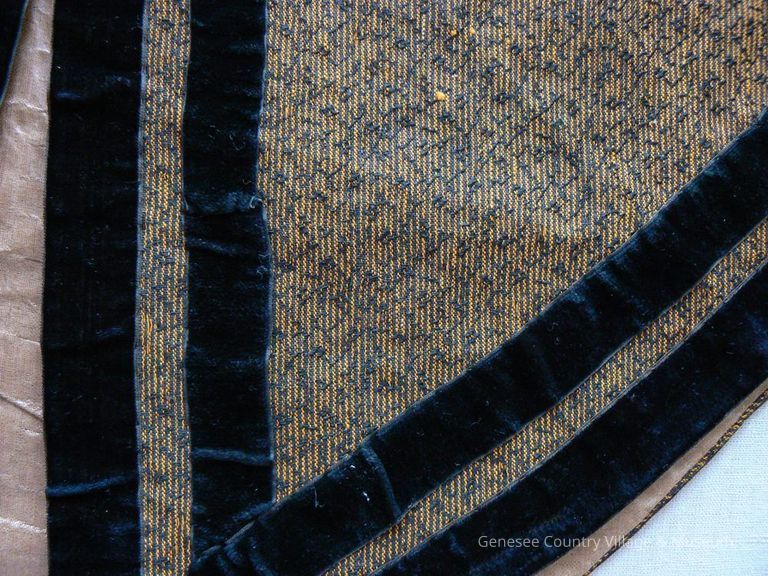 Capelet - Image 2