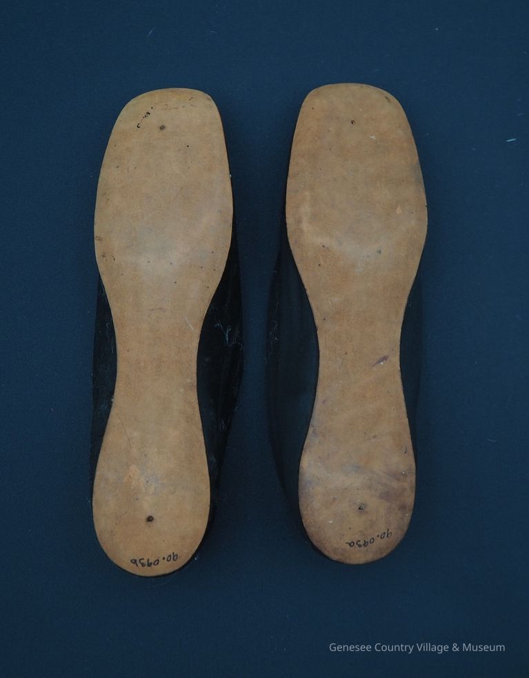 Slippers - Image 10