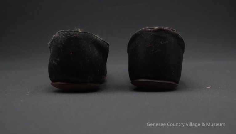 Slippers - Image 11