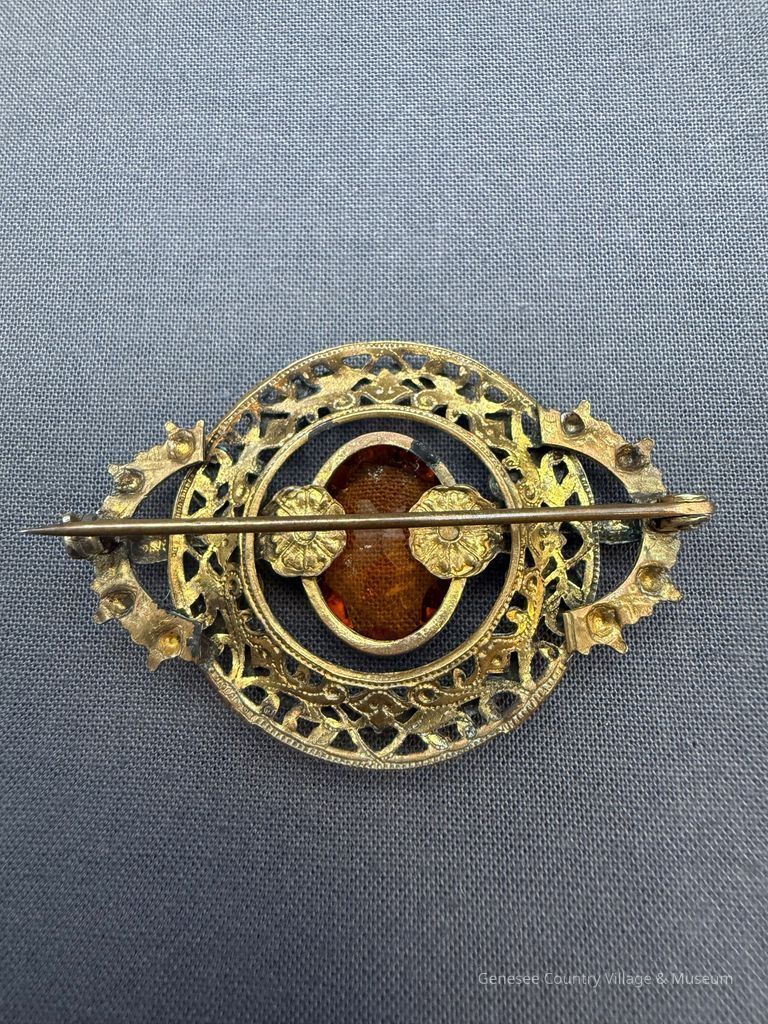 Brooch - Image 3
