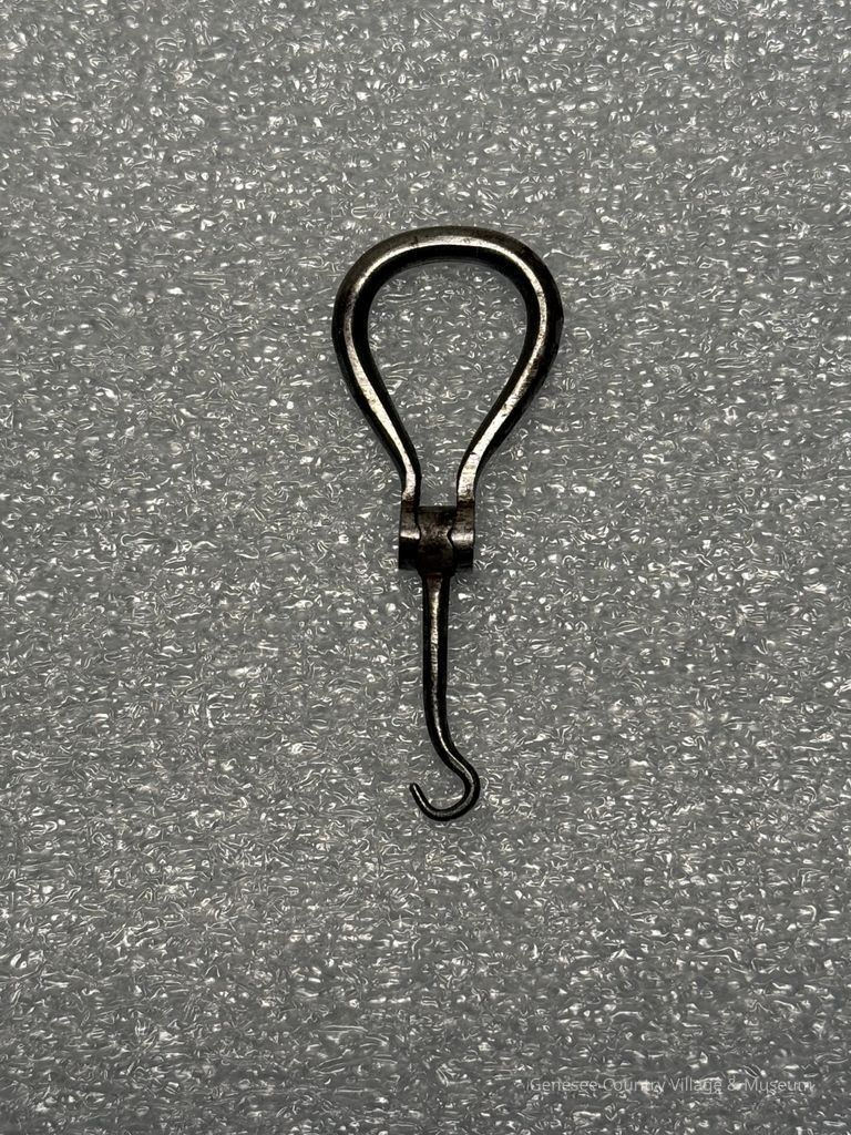 Buttonhook