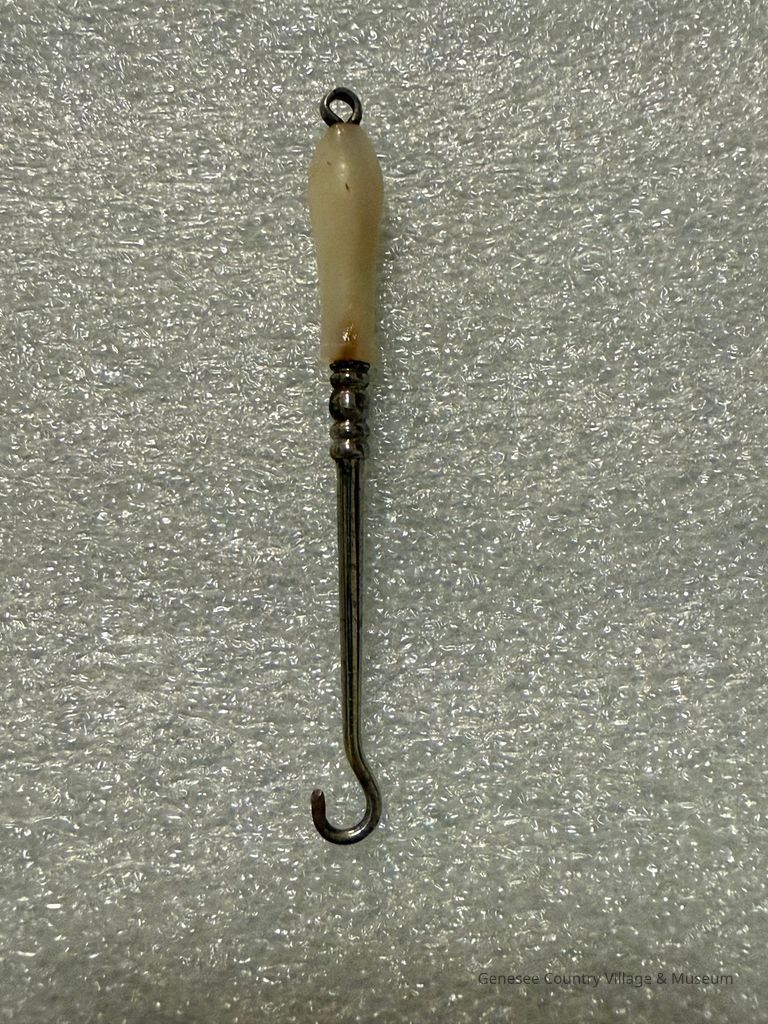 Buttonhook