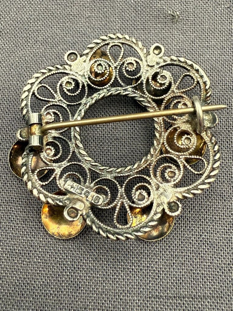 Brooch - Image 2