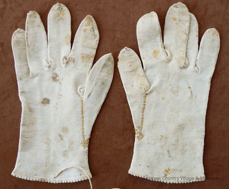 Glove - Image 2