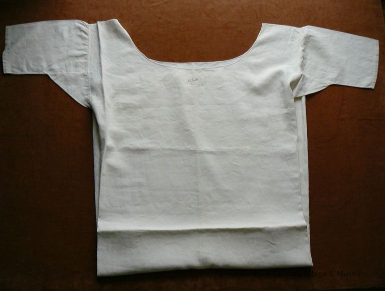 Chemise