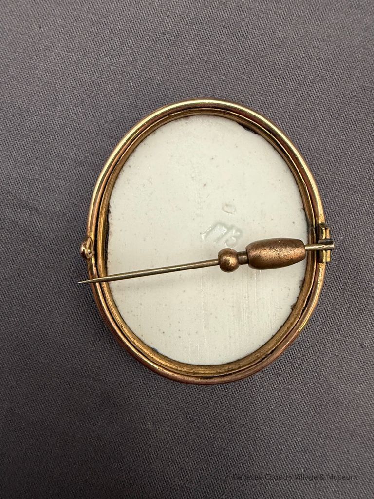 Portrait Brooch - Image 2