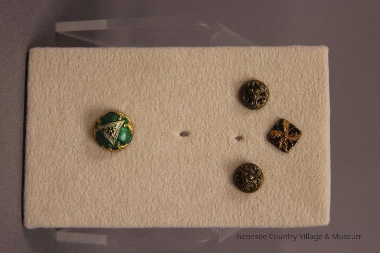 Button - Image 5
