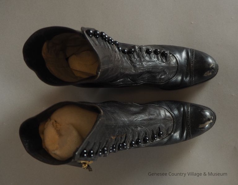 Boots - Image 2