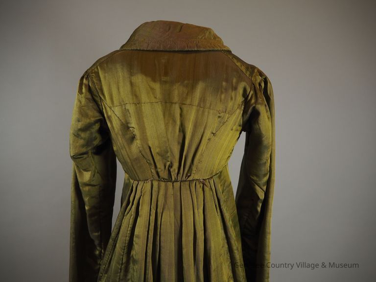 Pelisse - Image 12