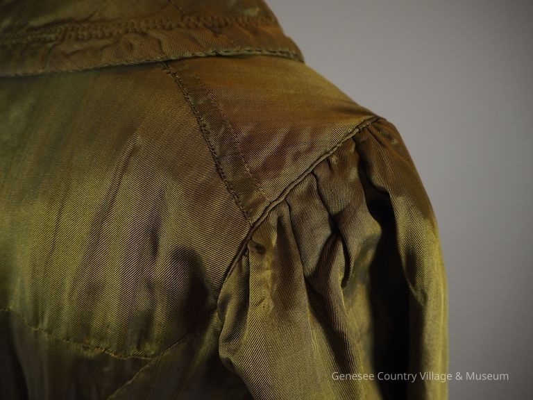 Pelisse - Image 13