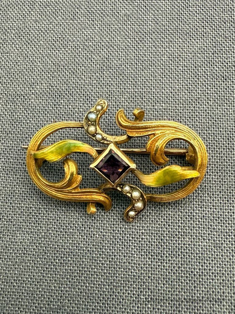 Brooch