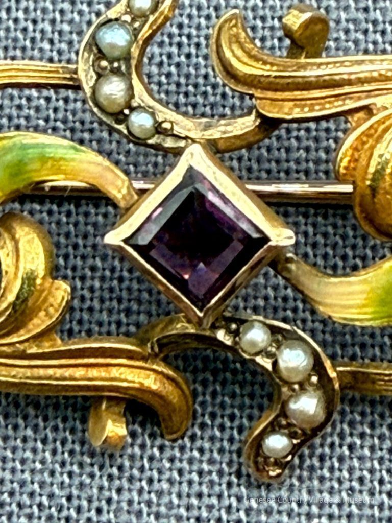 Brooch - Image 2