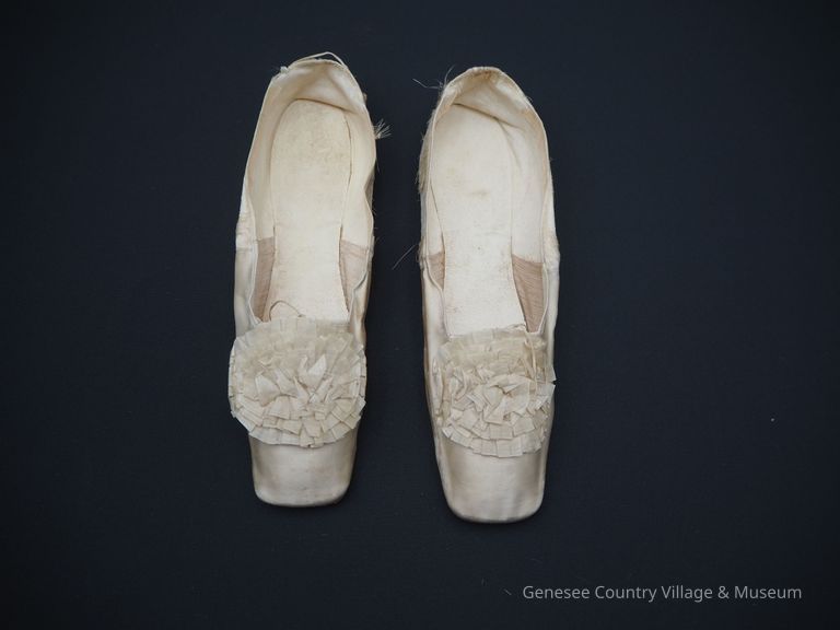 Slippers - Image 2