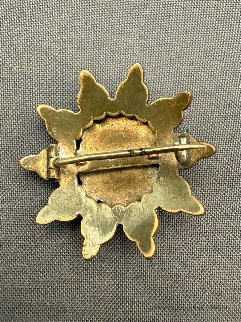 Brooch - Image 2