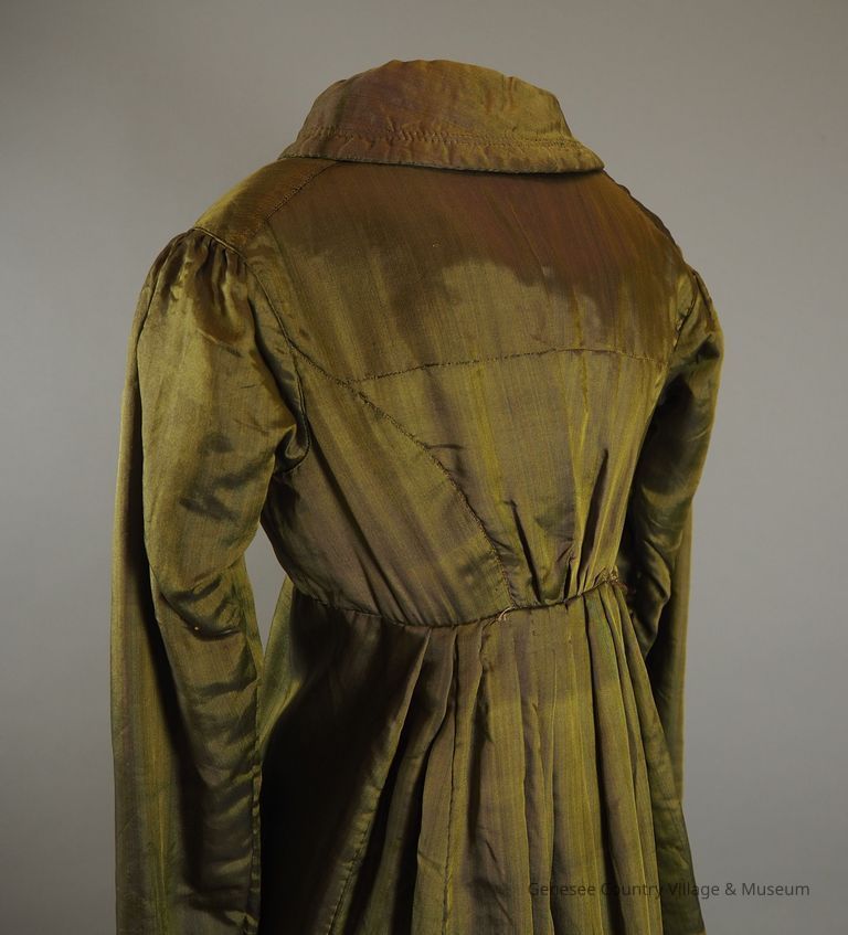 Pelisse - Image 14