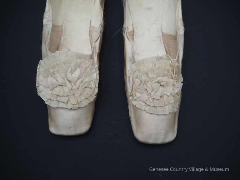 Slippers - Image 3