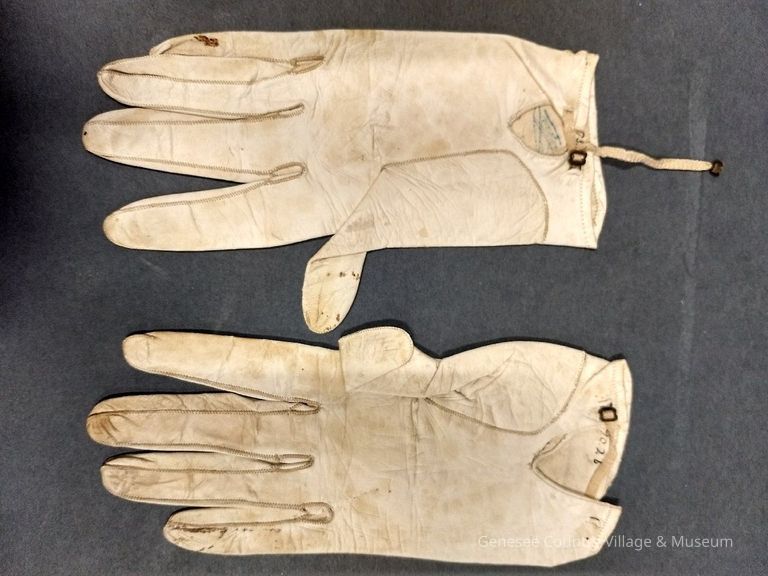 Gloves - Image 2