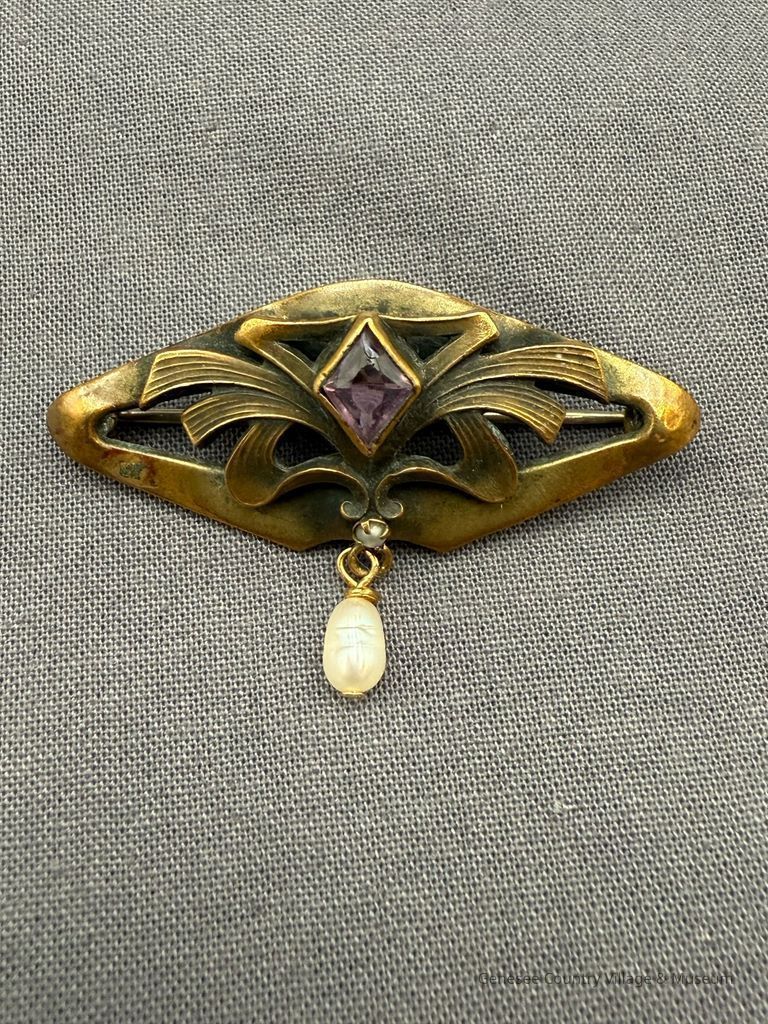 Brooch