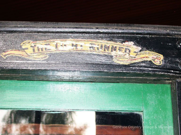 2004.107.1 Mail Wagon, Letteri
