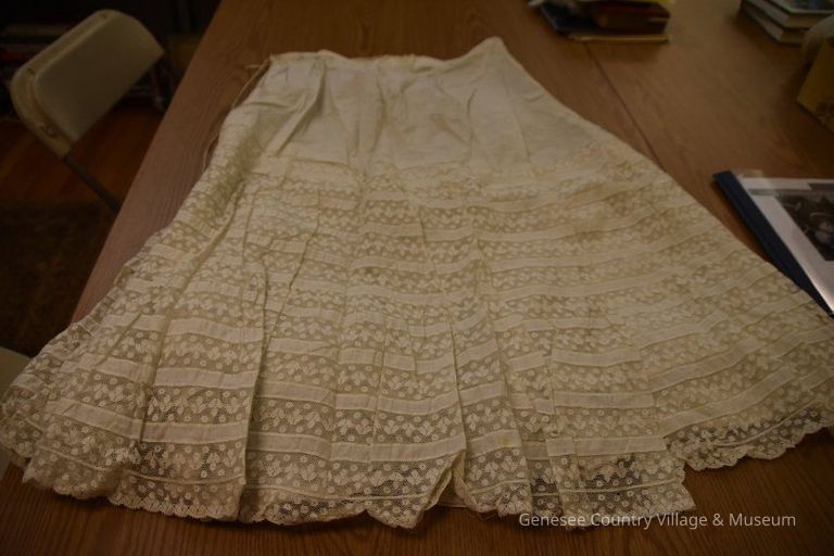 Petticoat - Image 2
