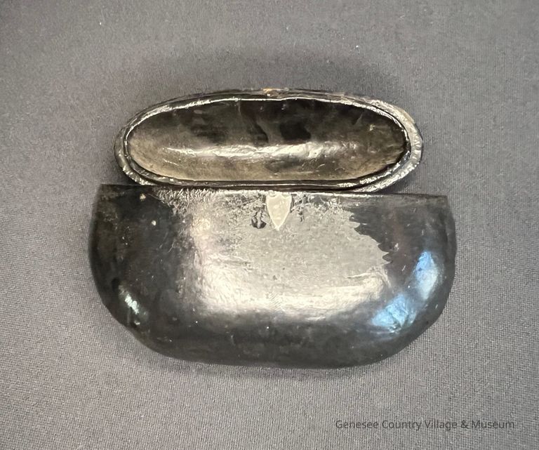 Snuffbox
